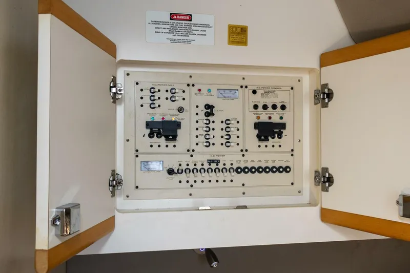 Slide: The Image of Cruisers Yachts ESPRIT 3570 1995 - 4969097