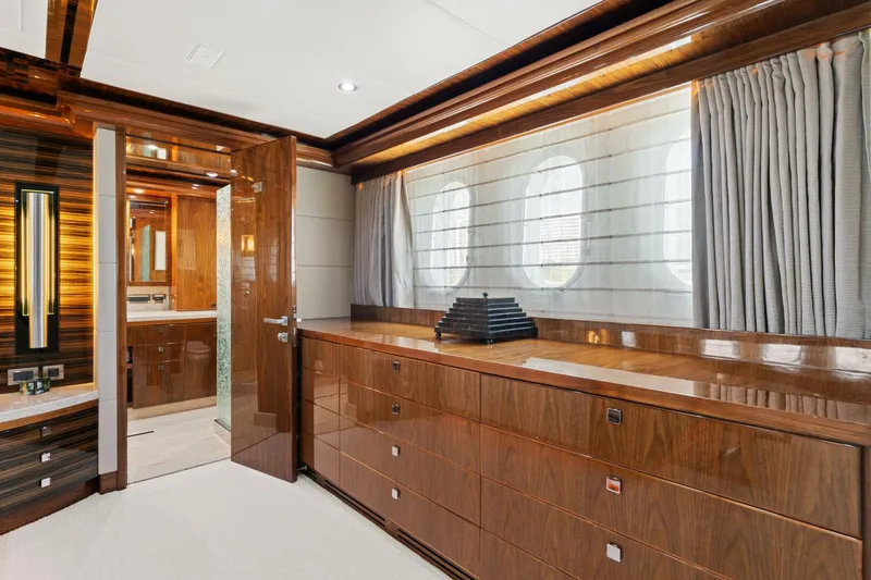 Slide: The Image of 2013 125' Hargrave Raised Pilothouse - Mesmerize - 5232325