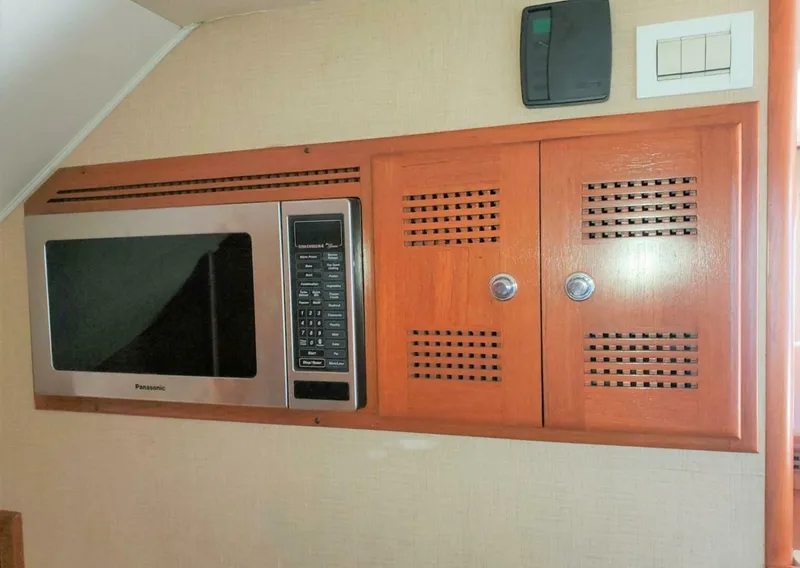 Slide: The Image of Cabo Flybridge Sportfish 2003 - 4972100