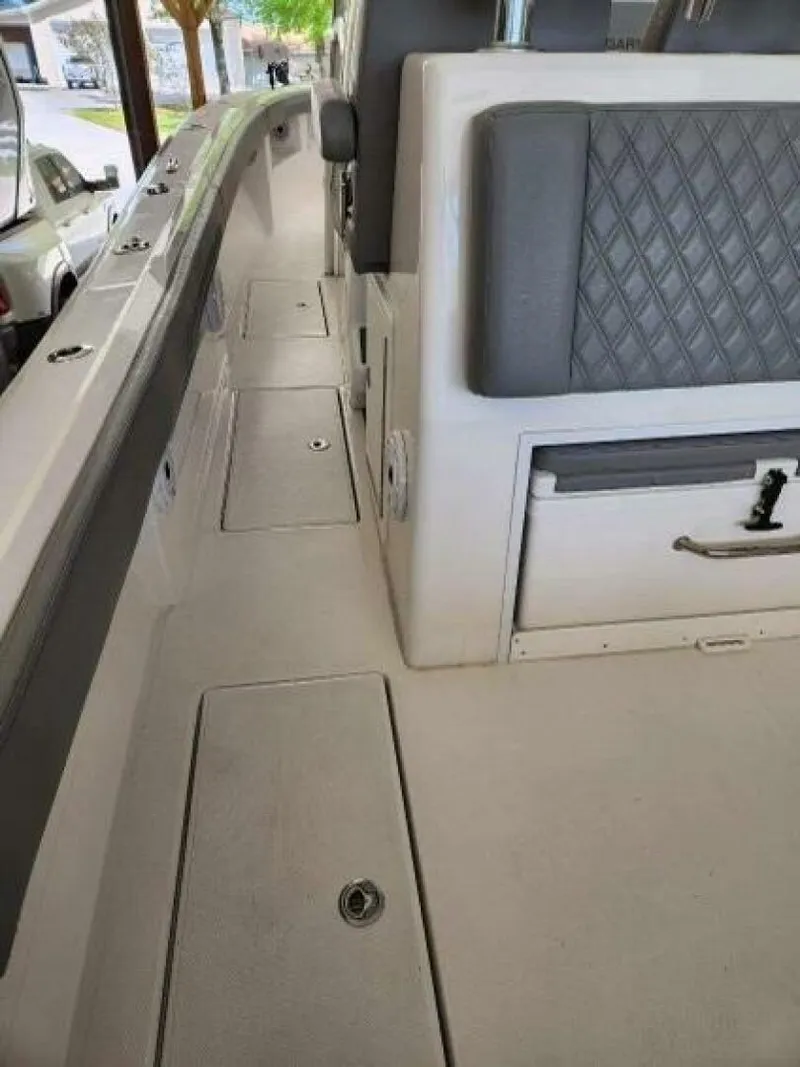 Slide: The Image of Front Runner 36 CC 2023 - 4972395