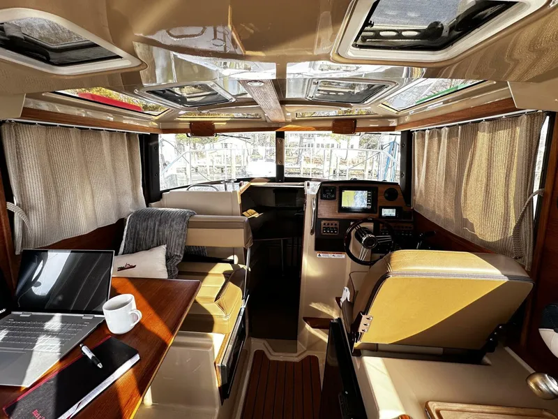 Slide: The Image of Ranger Tug R-23 2019 - 4972597