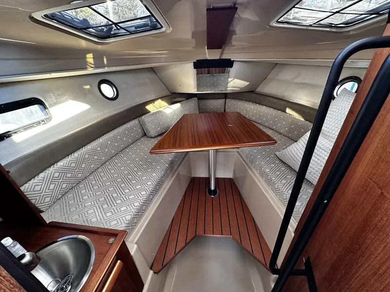 Slide: The Image of Ranger Tug R-23 2019 - 4972602