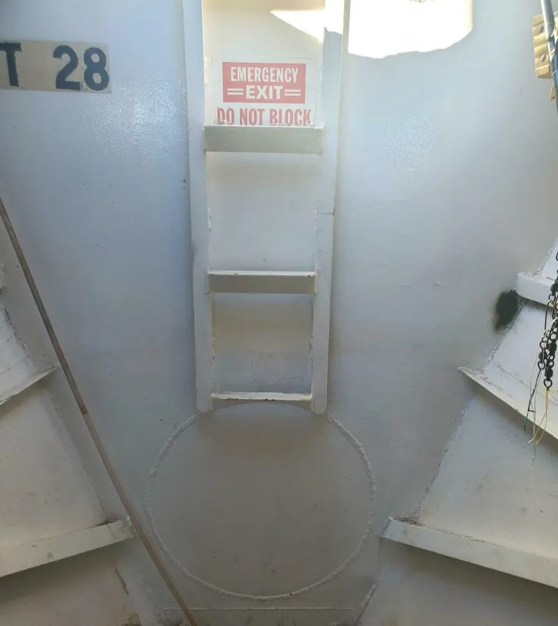 Slide: The Image of Custom Commercial Steel 1982 - 4972810