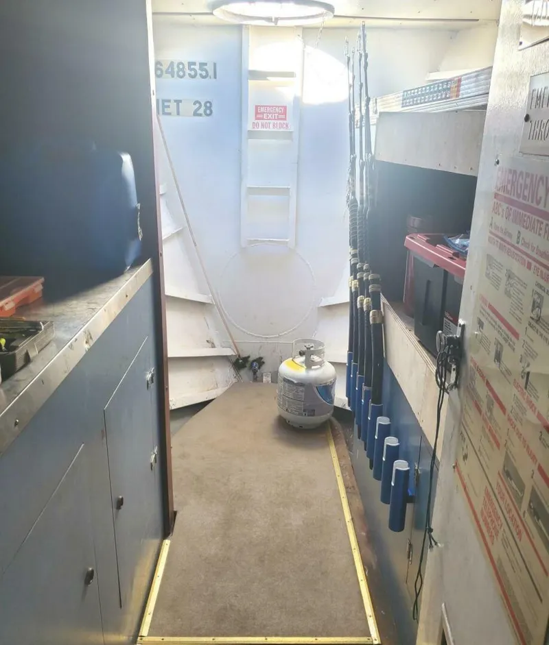 Slide: The Image of Custom Commercial Steel 1982 - 4972813