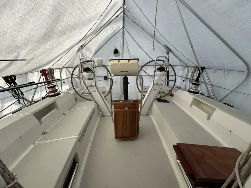 Slide: The Image of 40' Blue Jacket cockpit aft - 4973443