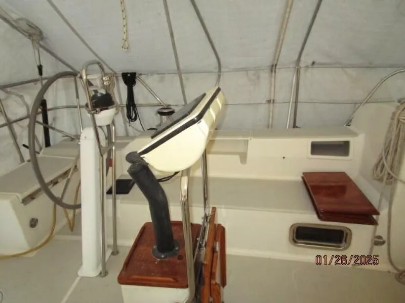Slide: The Image of 40' Blue Jacket cockpit port - 4973446
