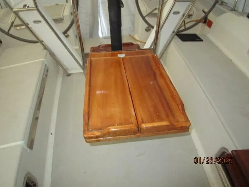 Slide: The Image of 40' Blue Jacket cockpit table1 - 4973457
