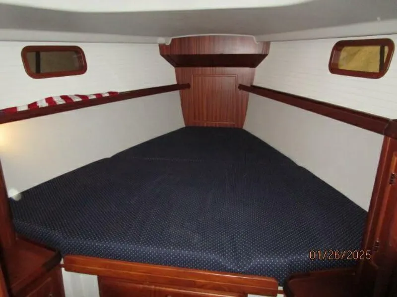 Slide: The Image of 40' Blue Jacket forward stateroom - 4973465