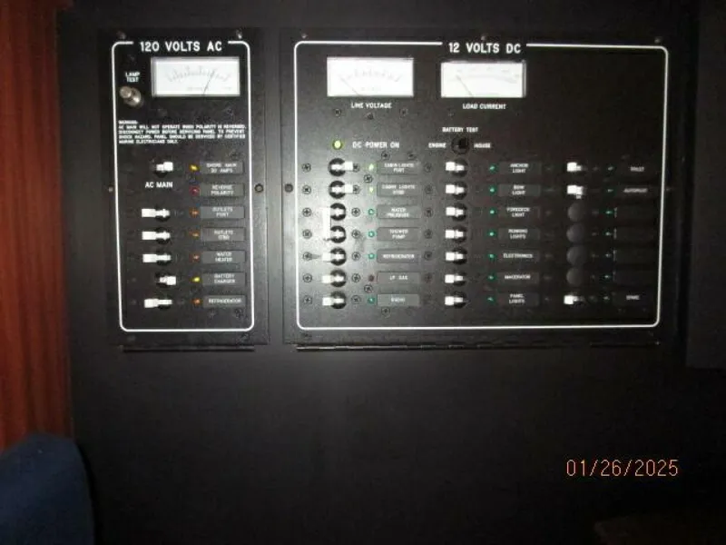 Slide: The Image of 40' Blue Jacket electrical panel - 4973460