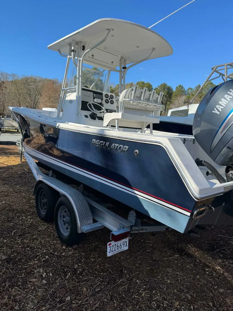 The Image of Regulator Marine 24 FS 2004 - 4974117