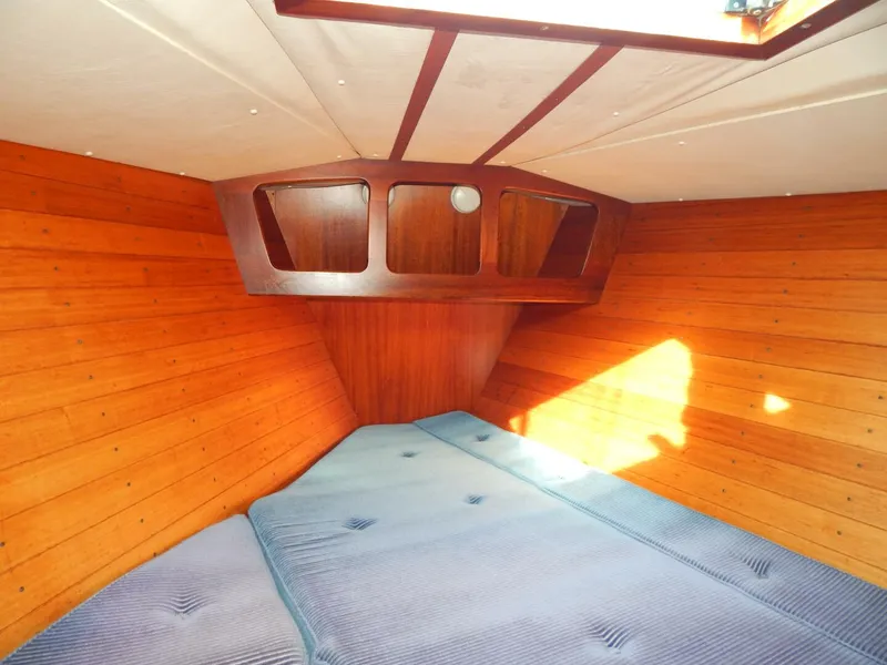 Slide: The Image of Sweden Yachts C38/39 1984 - 4978399