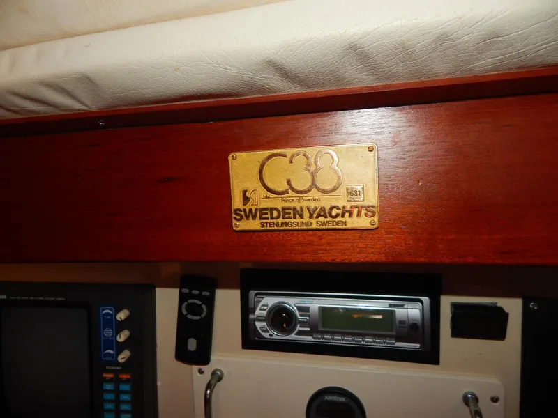 Slide: The Image of Sweden Yachts C38/39 1984 - 4978397