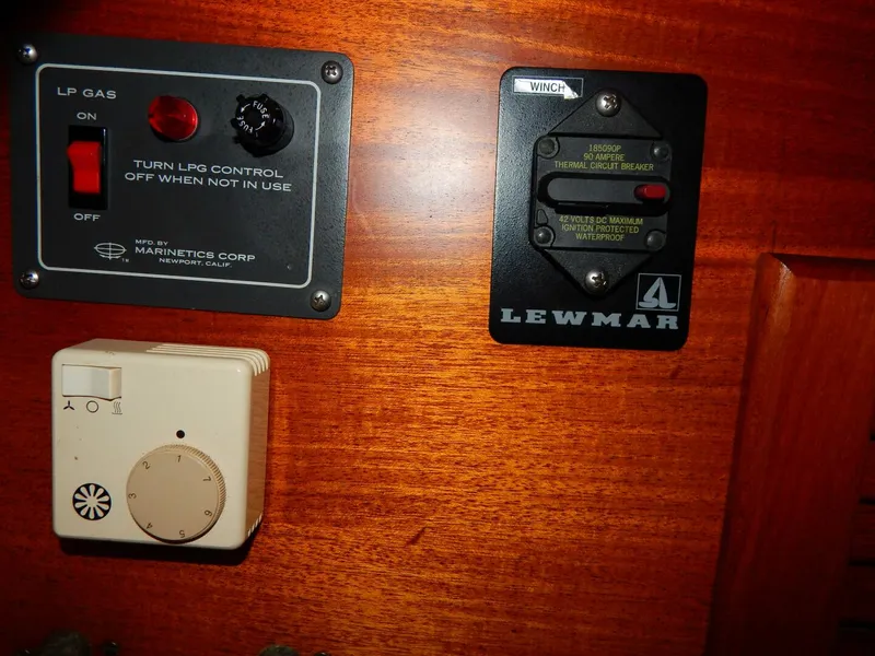 Slide: The Image of Sweden Yachts C38/39 1984 - 4979209