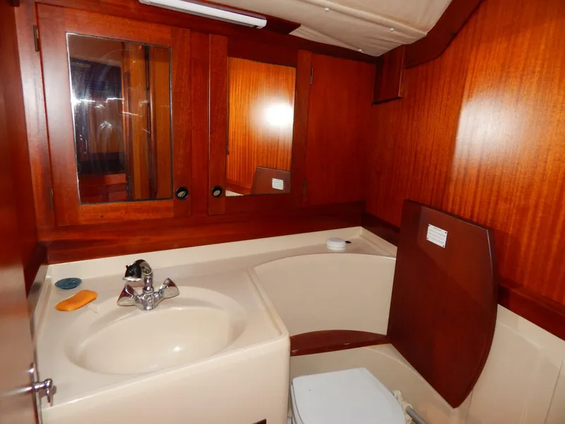 Slide: The Image of Sweden Yachts C38/39 1984 - 4978403