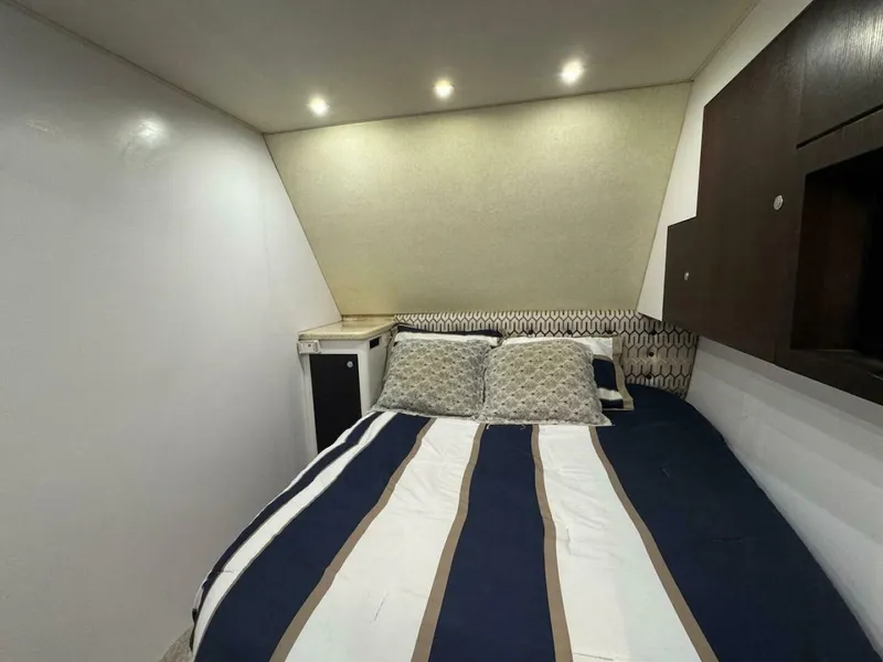 Slide: The Image of Ocean 48 Convertible 2000 - 4976375