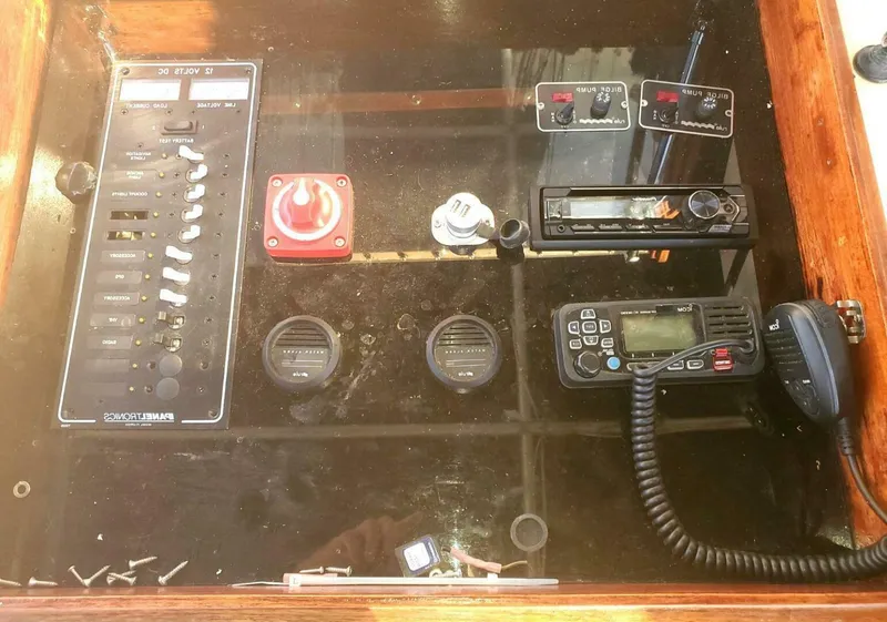 Slide: The Image of Bertram 38 Convertible Sportfisher 1979 - 4976565