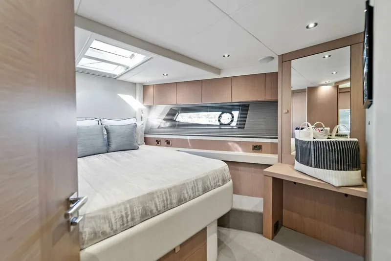 Slide: The Image of Sunseeker Manhattan 52 - 4977080