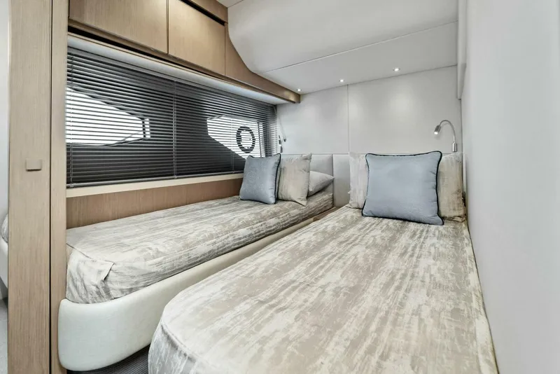 Slide: The Image of Sunseeker Manhattan 52 - 4977083