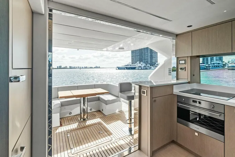 Slide: The Image of Sunseeker Manhattan 52 - 4977100