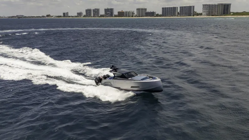 Slide: The Image of Vanquish VQ45 - 5369415