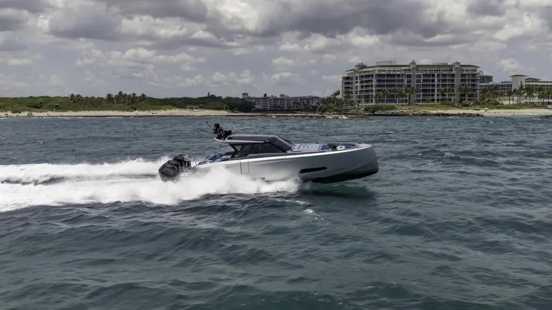 Slide: The Image of Vanquish VQ45 - 5369418