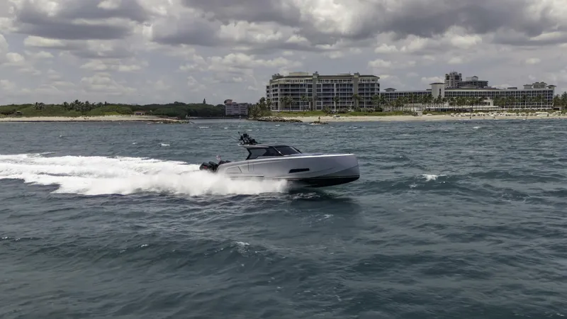 Slide: The Image of Vanquish VQ45 - 5369420