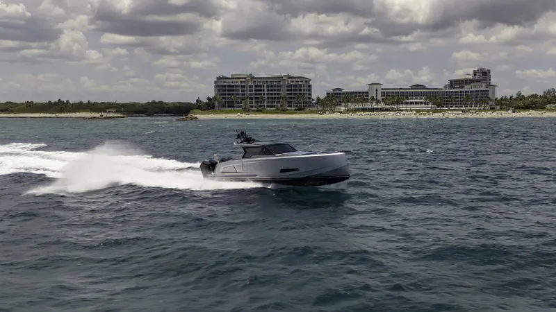 Slide: The Image of Vanquish VQ45 - 5369424