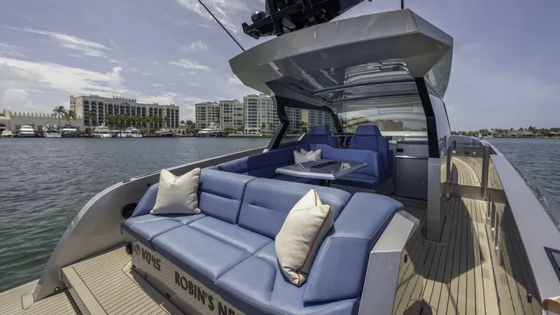 Slide: The Image of Vanquish VQ45 - 5369458