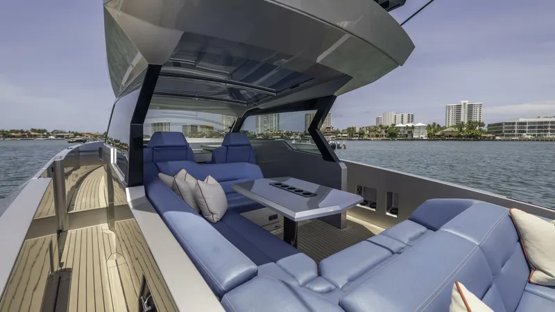 Slide: The Image of Vanquish VQ45 - 5369472