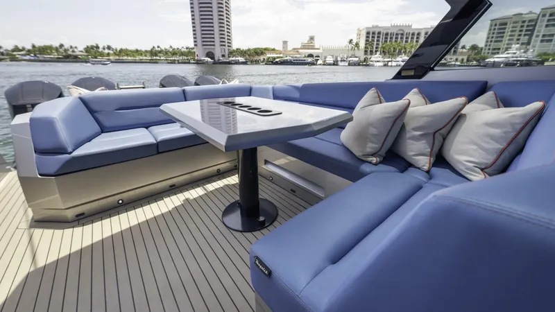 Slide: The Image of Vanquish VQ45 - 5369479