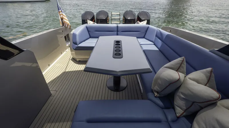 Slide: The Image of Vanquish VQ45 - 5369484