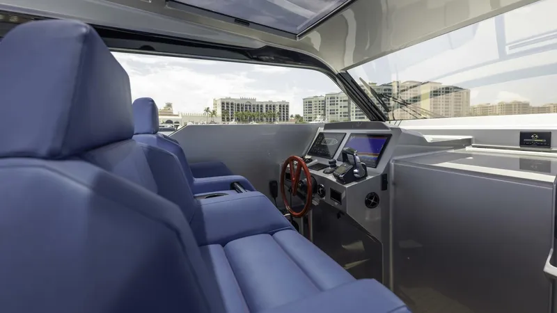 Slide: The Image of Vanquish VQ45 - 5369491