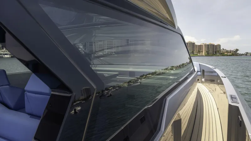 Slide: The Image of Vanquish VQ45 - 5369493