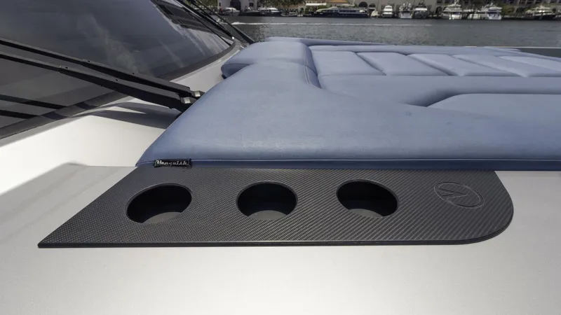 Slide: The Image of Vanquish VQ45 - 5369500