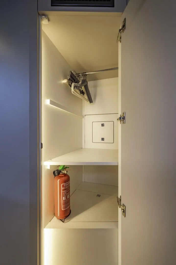 Slide: The Image of Vanquish VQ45 - 5369542