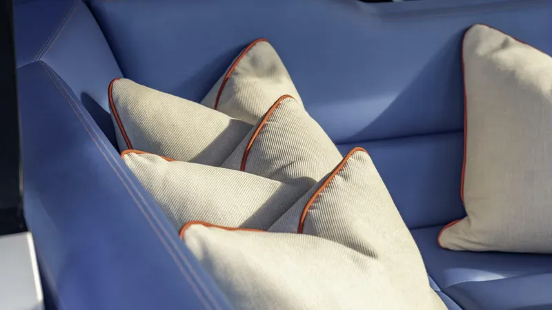 Slide: The Image of Vanquish VQ45 - 5369562