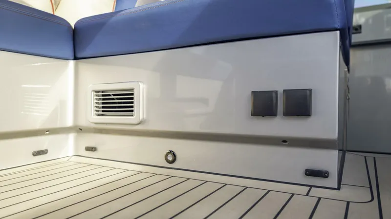 Slide: The Image of Vanquish VQ45 - 5369567