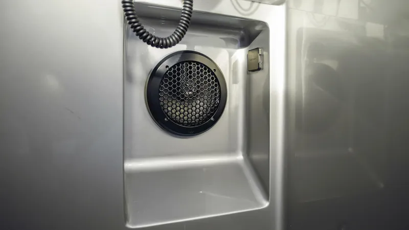 Slide: The Image of Vanquish VQ45 - 5369577