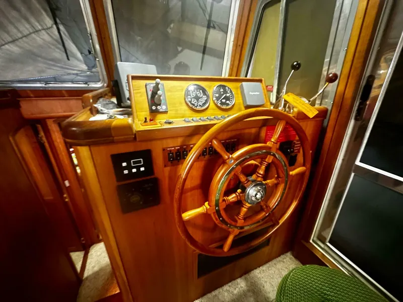 Slide: The Image of Mainship 400 Trawler 2003 - 4977717