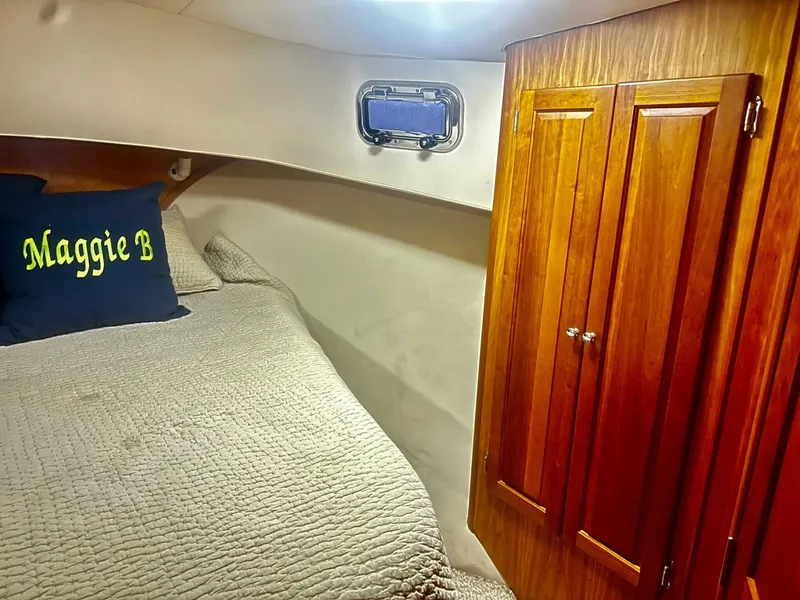 Slide: The Image of Mainship 400 Trawler 2003 - 4977723