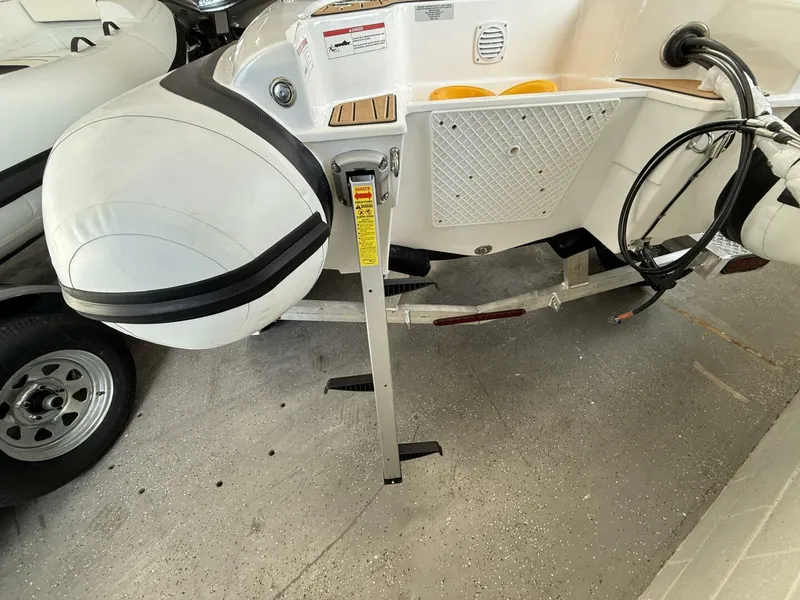 Slide: The Image of Walker Bay Generation LTE 14' 2025 - 4978226