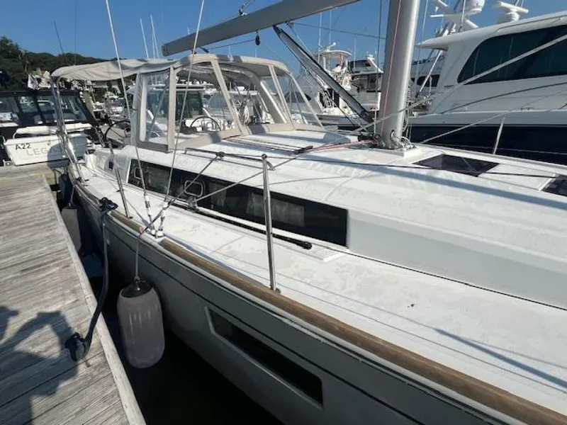Slide: The Image of Beneteau Oceanis 38.1 2017 - 4979287