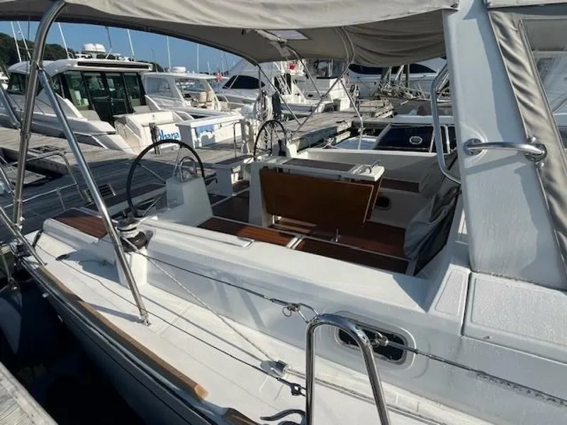 Slide: The Image of Beneteau Oceanis 38.1 2017 - 4979289