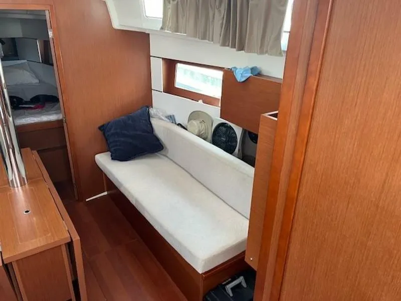 Slide: The Image of Beneteau Oceanis 38.1 2017 - 4979305