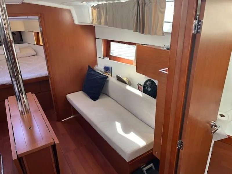 Slide: The Image of Beneteau Oceanis 38.1 2017 - 4979350