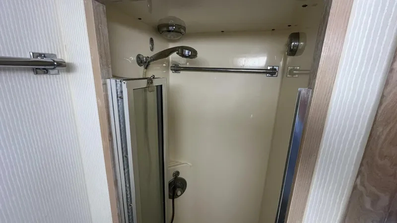 Slide: The Image of Hatteras Double Cabin 1994 - 5007974