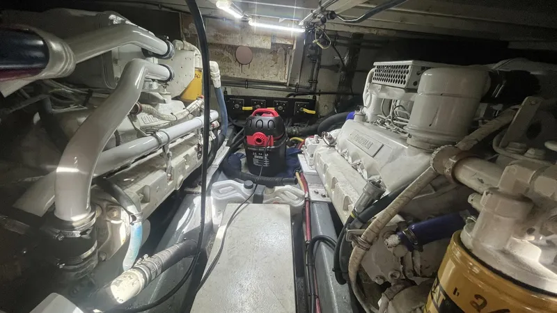 Slide: The Image of Hatteras Double Cabin 1994 - 5007993