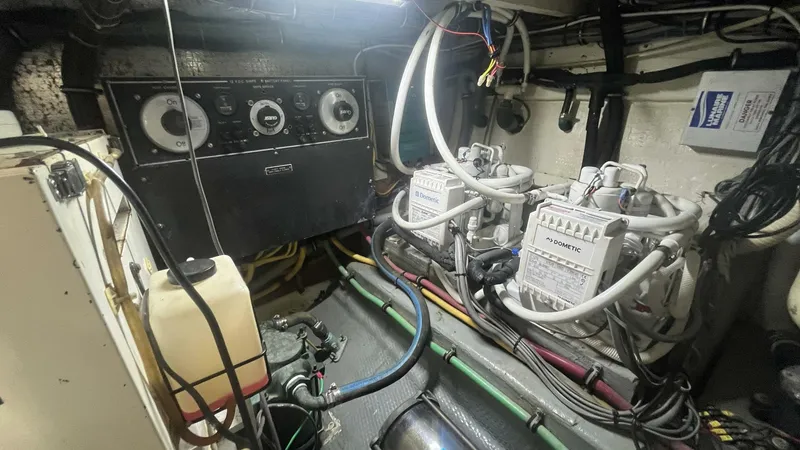 Slide: The Image of Hatteras Double Cabin 1994 - 5007989