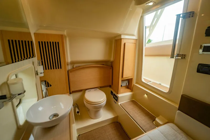 Slide: The Image of Chris-Craft 34 Catalina 2018 - 5477003