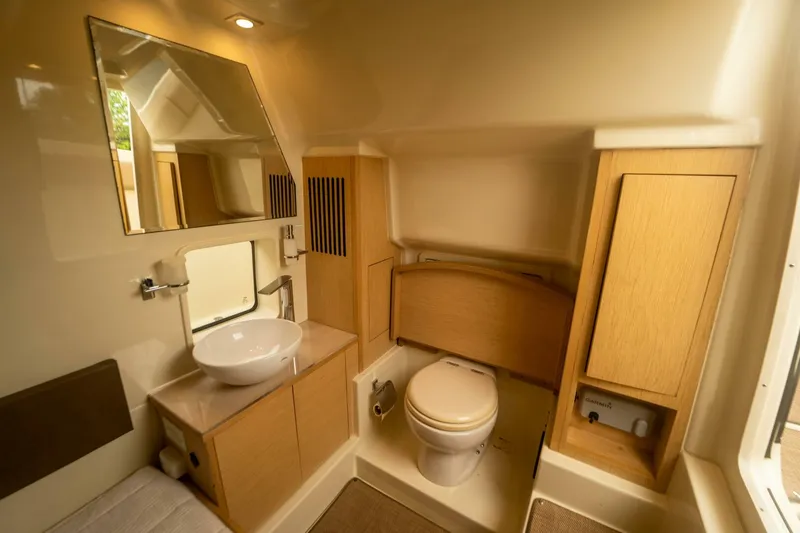 Slide: The Image of Chris-Craft 34 Catalina 2018 - 5477004